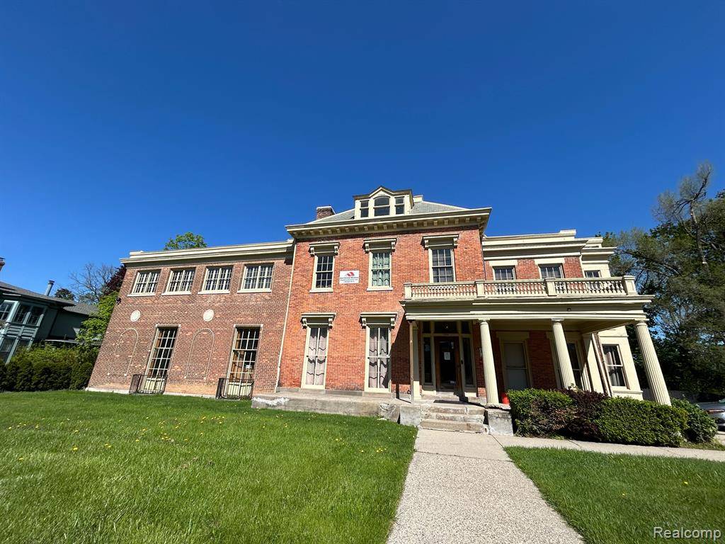 Ypsilanti, MI 48197,206 N HURON Street