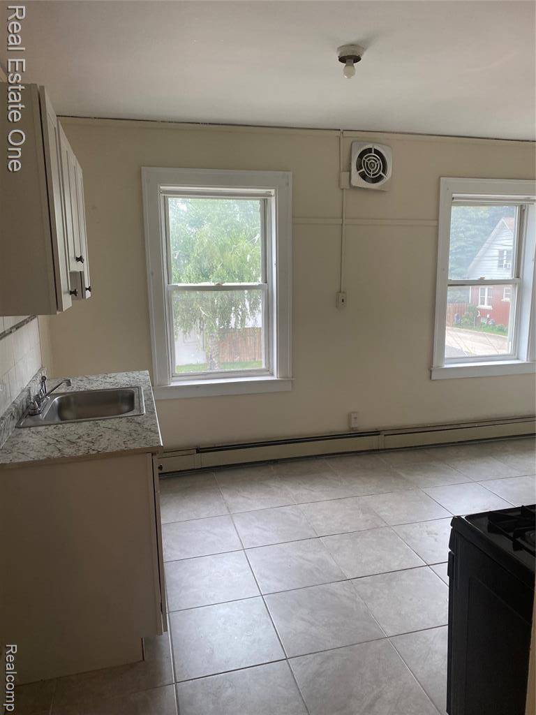 Dearborn, MI 48124,21765 TENNY Street