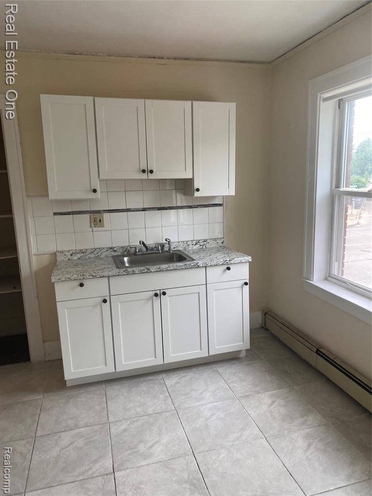 Dearborn, MI 48124,21765 TENNY Street