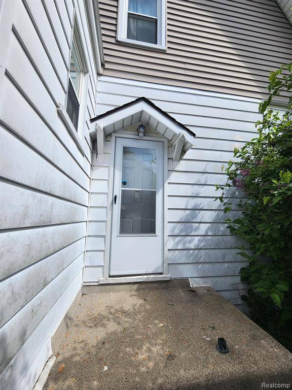 Eastpointe, MI 48021,22045 ELMWOOD Avenue