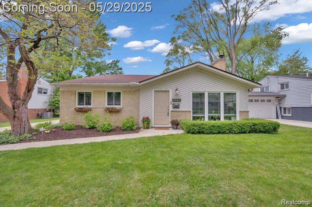 Rochester Hills, MI 48307,1227 SYCAMORE Drive
