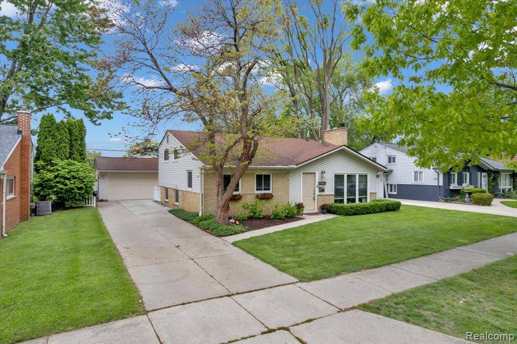 Rochester Hills, MI 48307,1227 SYCAMORE Drive