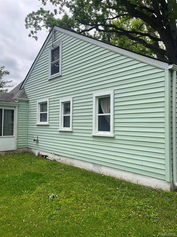 Saint Clair Shores, MI 48080,20711 GAUKLER Street