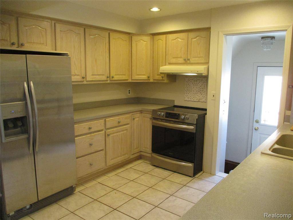 Saint Clair Shores, MI 48081,21001 WINKEL Street