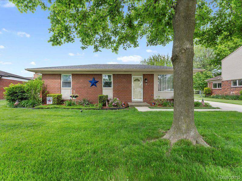 Woodhaven, MI 48183,23124 W FAIRWAY Drive