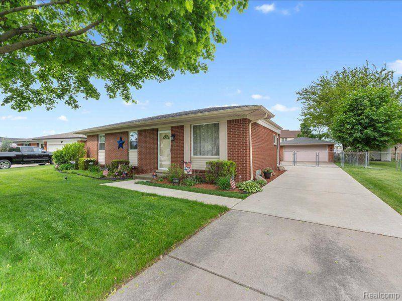 Woodhaven, MI 48183,23124 W FAIRWAY Drive