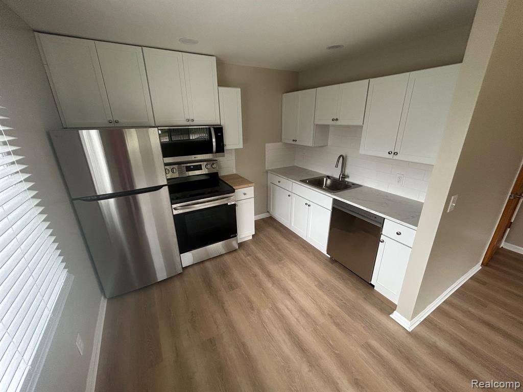 Brighton, MI 48116,5272 VAN WINKLE Street