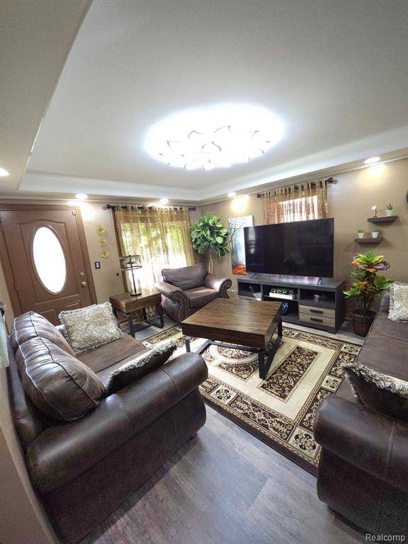 Dearborn, MI 48124,2043 EDGEWOOD Street