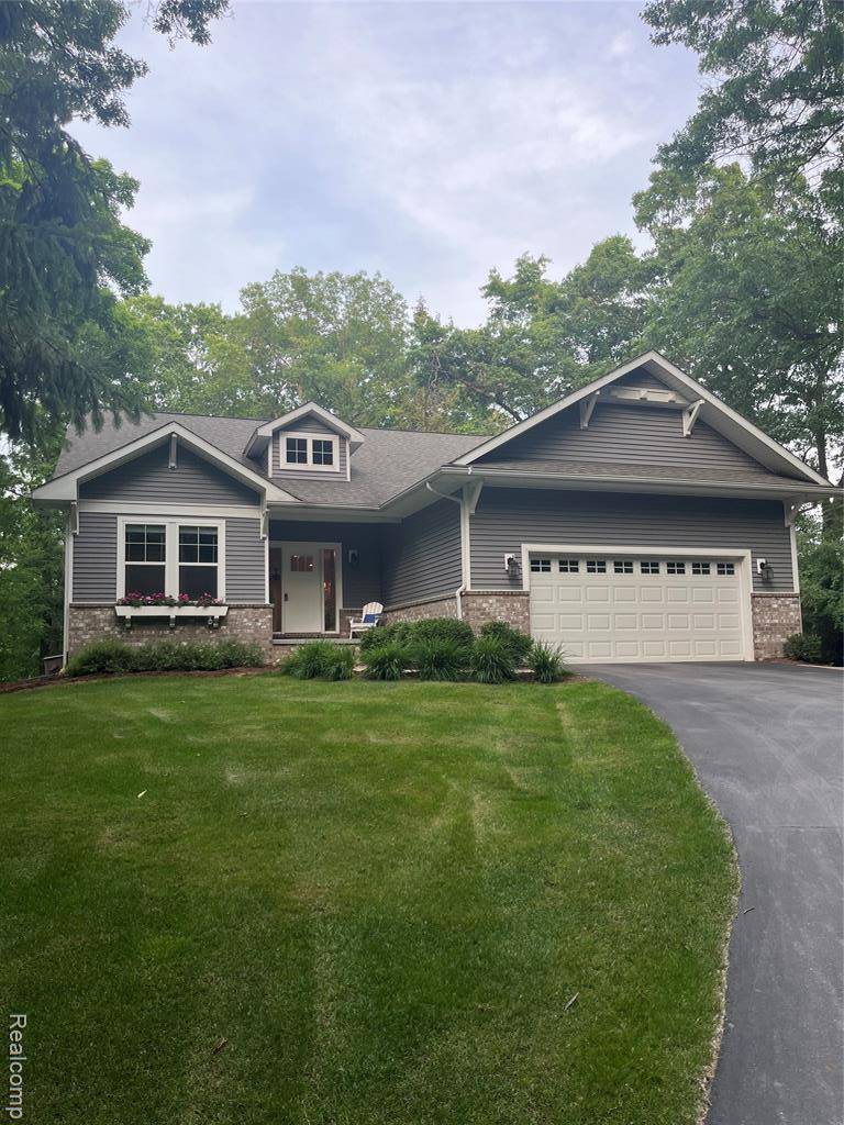 Pinckney, MI 48169,8711 CHAMBERS Road