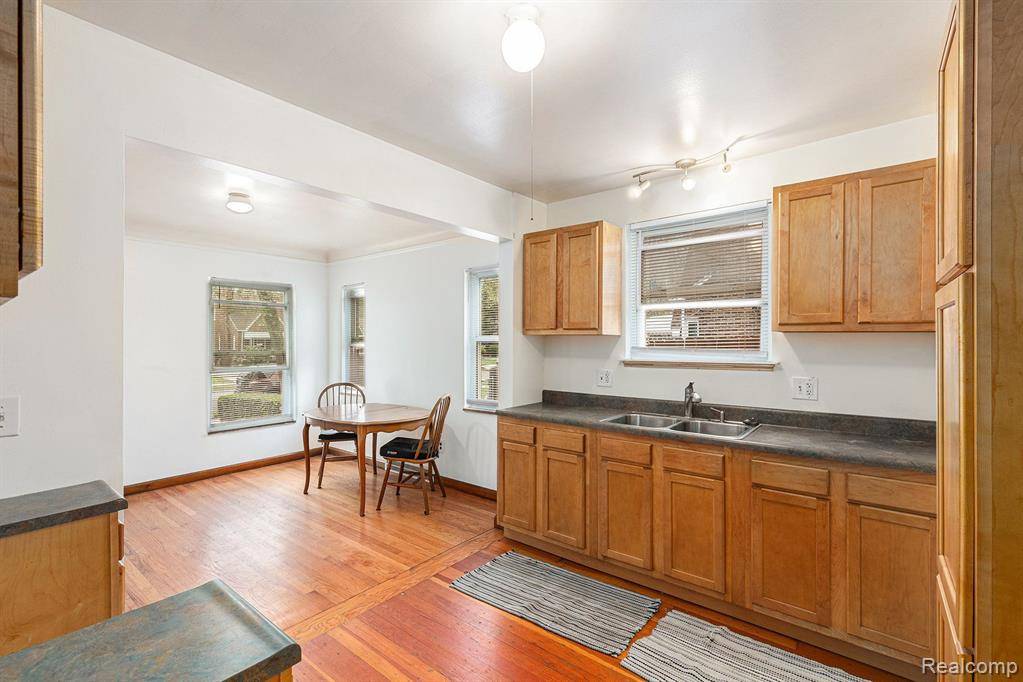 Detroit, MI 48205,15709 COLLINGHAM Drive