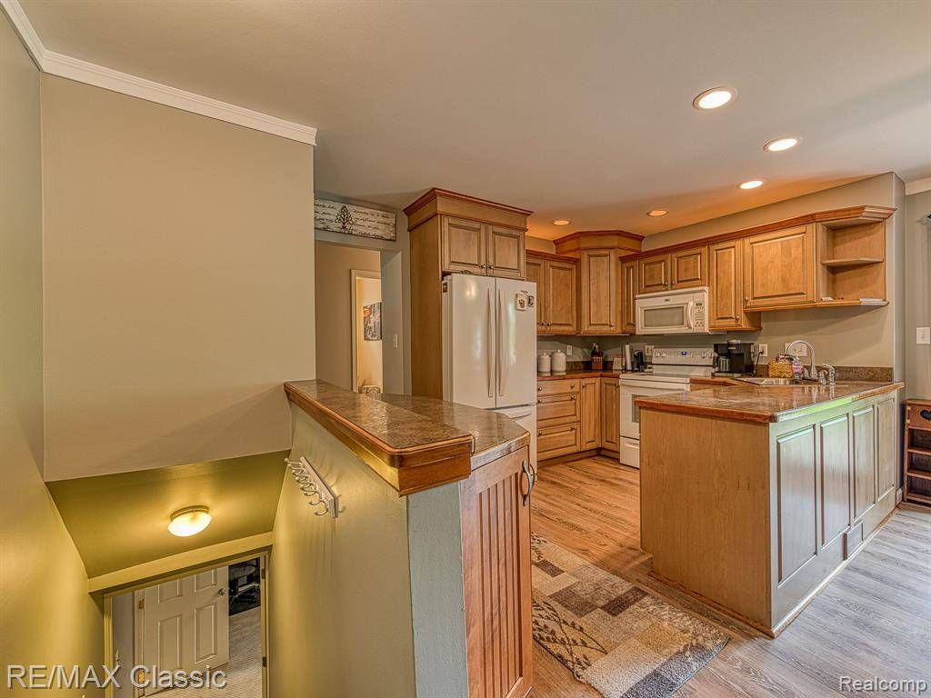 Plymouth, MI 48170,8866 MANTON Avenue
