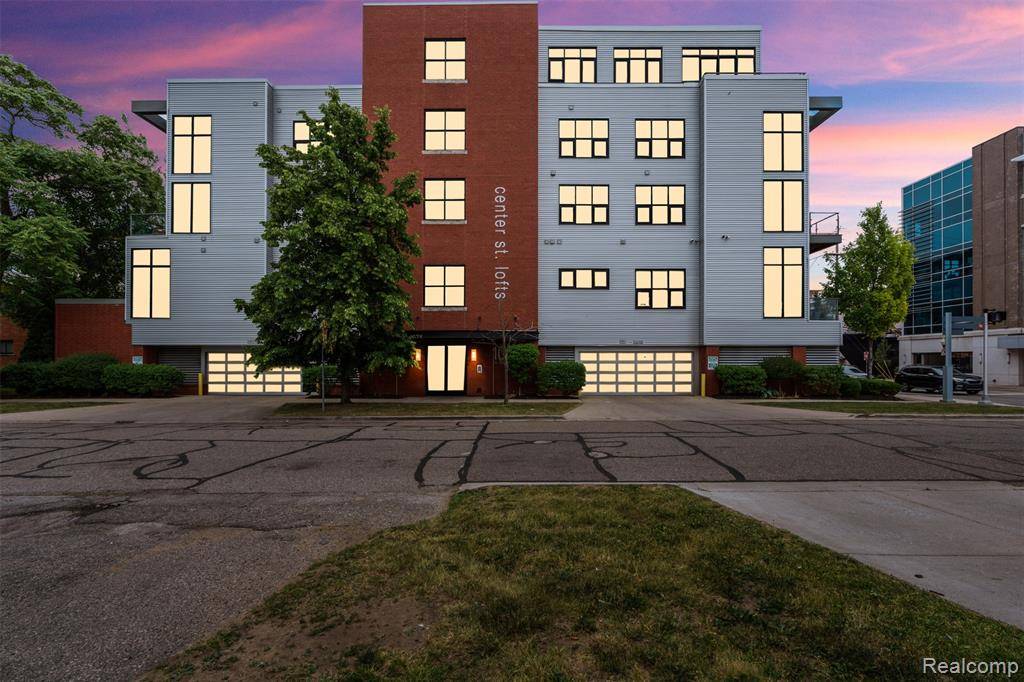 Royal Oak, MI 48067,100 N CENTER Street