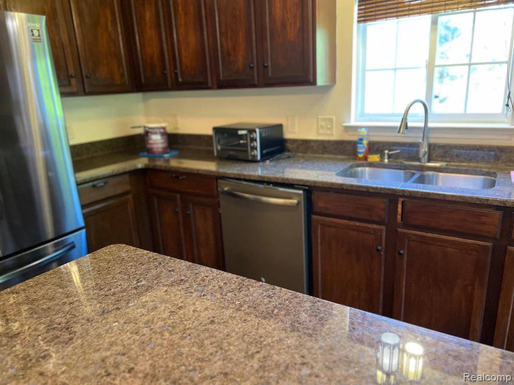Canton, MI 48188,2065 PINECROFT Drive