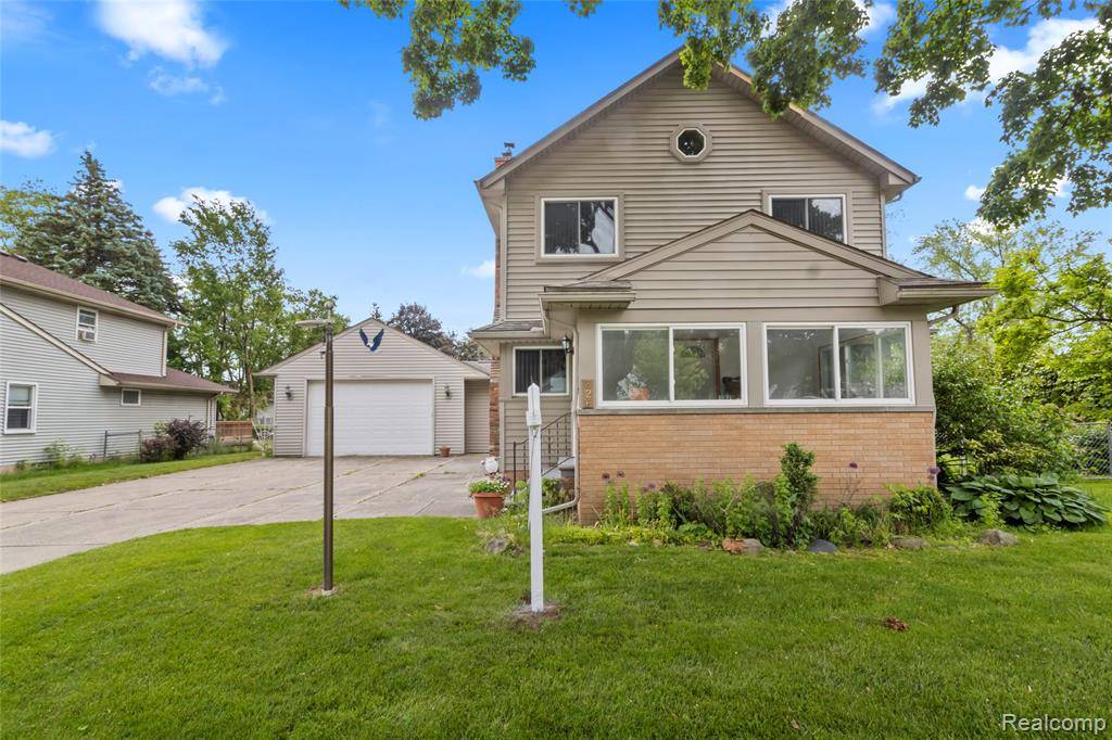 Royal Oak, MI 48073,326 WOODLAWN Avenue