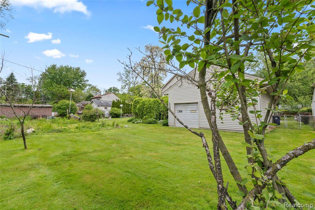 Royal Oak, MI 48073,326 WOODLAWN Avenue