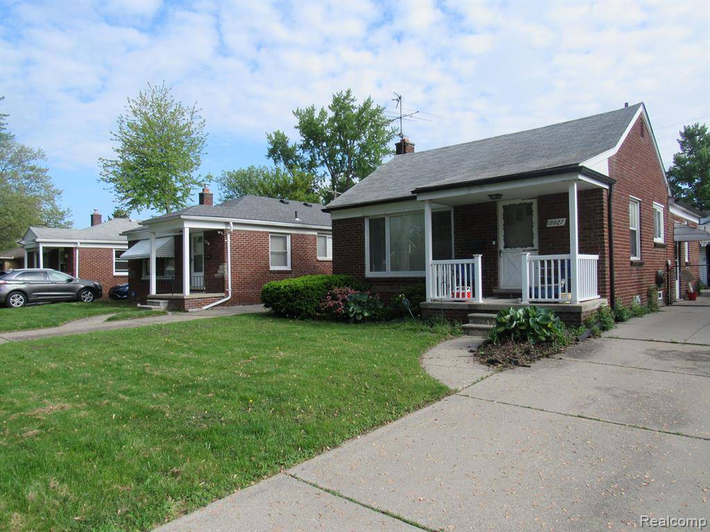 Harper Woods, MI 48225,19927 LOCHMOOR Street