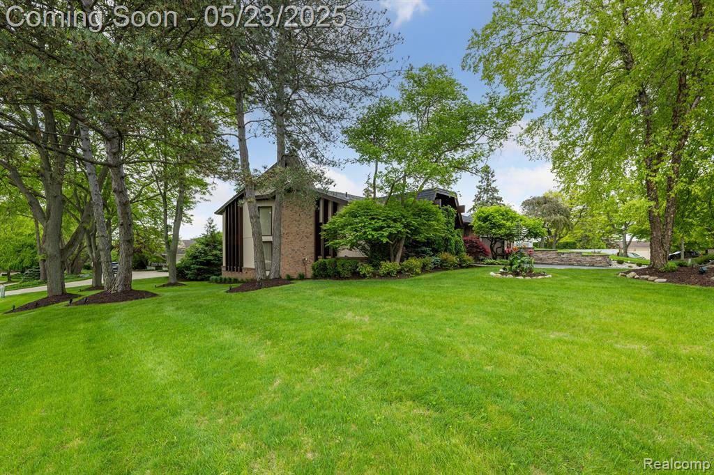 West Bloomfield, MI 48323,4749 TARA