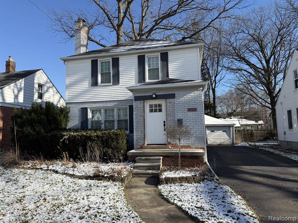 Royal Oak, MI 48067,904 N REMBRANDT Avenue