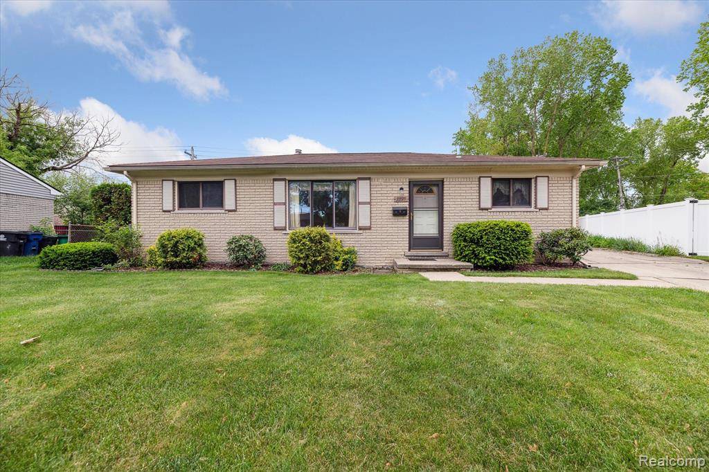 Westland, MI,33571 LANCASHIRE Street