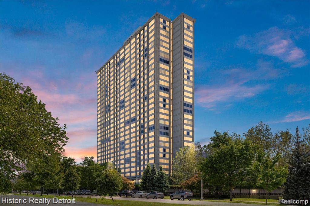 Detroit, MI 48207,1300 E LAFAYETTE Street