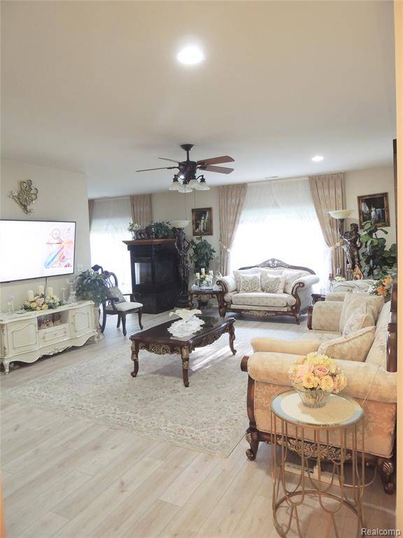Sterling Heights, MI 48312,14478 SHADYWOOD Drive