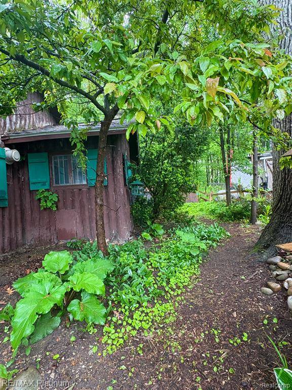Howell, MI 48843,3788 CEDAR POINT Road