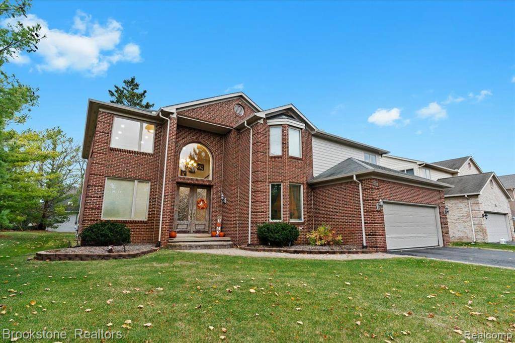 West Bloomfield, MI 48324,2115 ALDWIN Drive