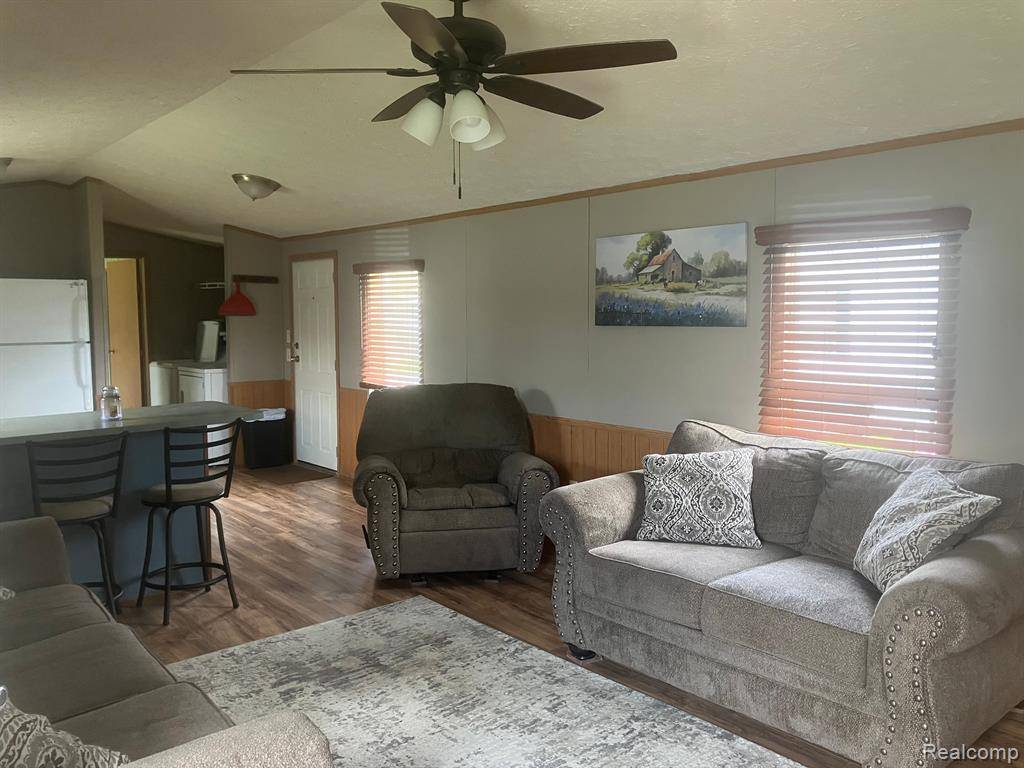Morrice, MI 48857,515 E Pond View