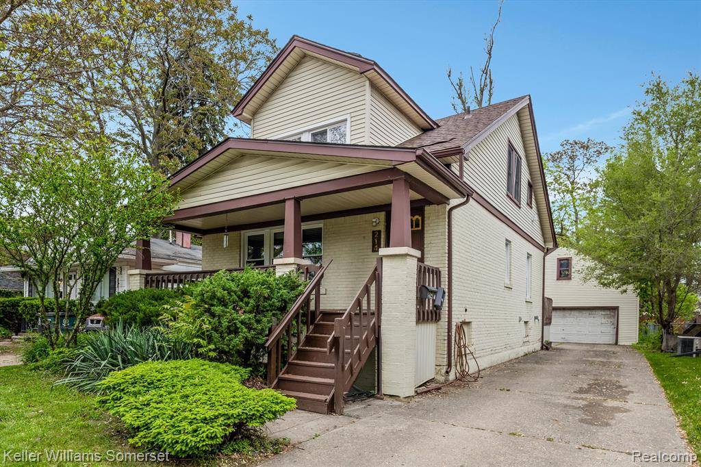 Royal Oak, MI 48067,214 WOODSBORO Drive