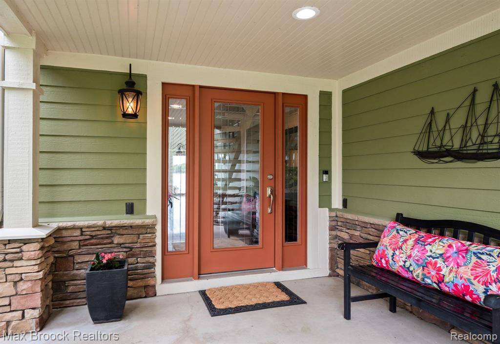 South Lyon, MI 48178,9522 Silverside