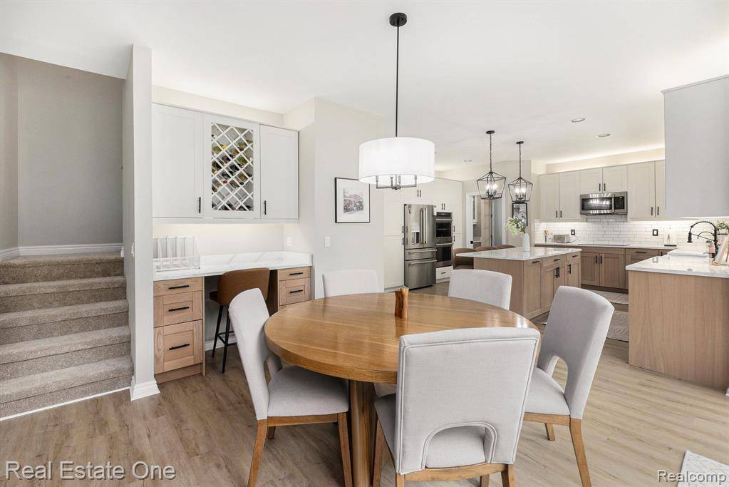 Rochester, MI 48306,36 KNORRWOOD Drive