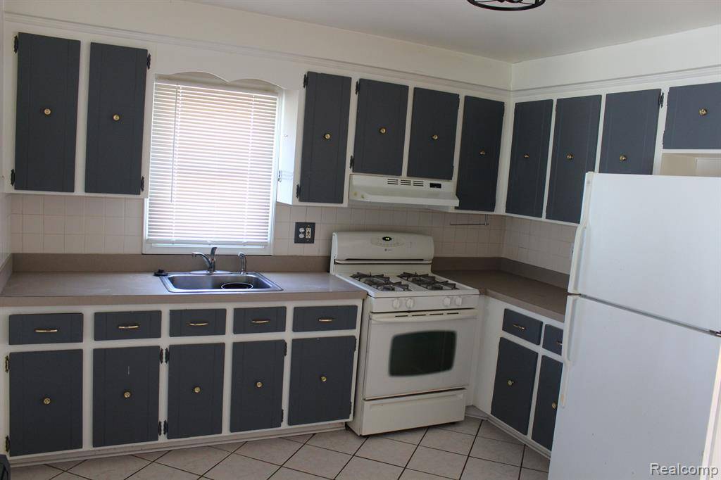 Roseville, MI 48066,17915 BIRMINGHAM Street
