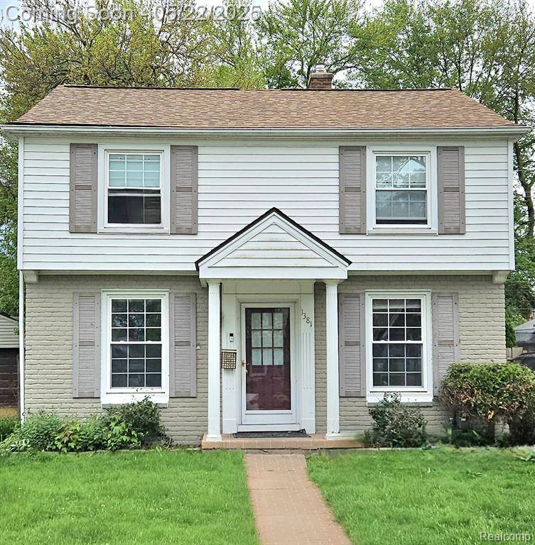 Grosse Pointe Woods, MI 48236,1381 BRYS Drive