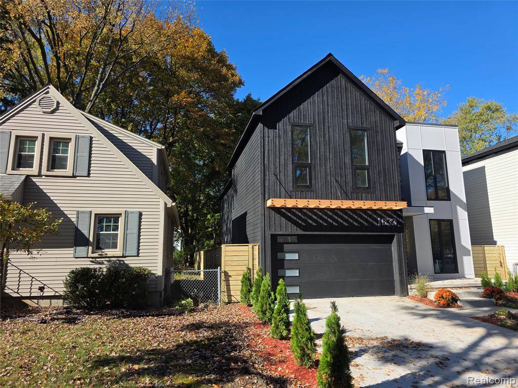 Royal Oak, MI 48073,1833 N Washington Avenue