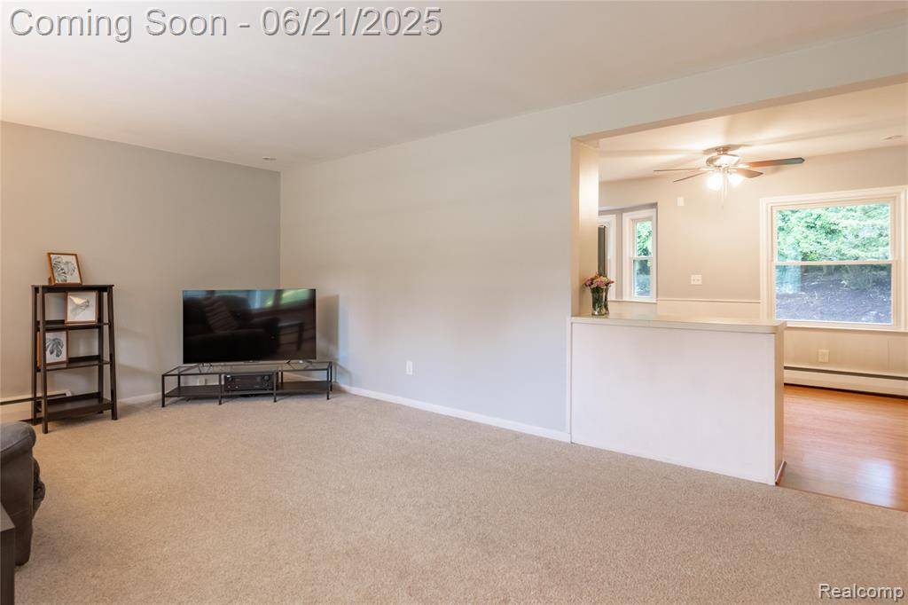 Farmington Hills, MI 48334,31894 MERTON Drive