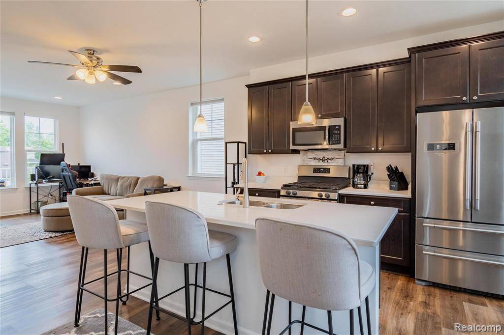Wixom, MI 48393,3217 CHAMBERS W
