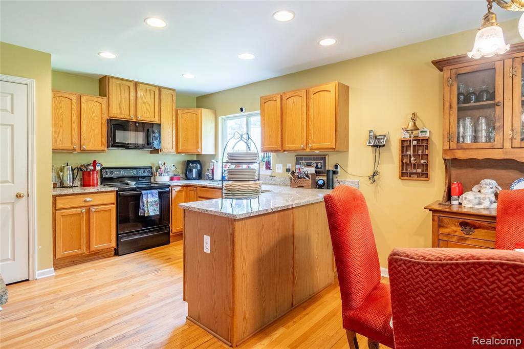 Ypsilanti, MI 48197,6327 SEQUOIA Drive