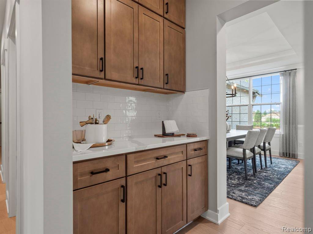 South Lyon, MI 48178,25592 Crystal Creek W