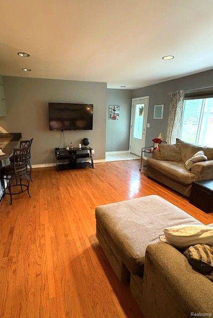 Flint, MI 48507,1376 LEISURE Drive