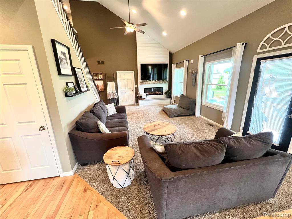Oxford, MI 48371,163 PERSIMMON Drive