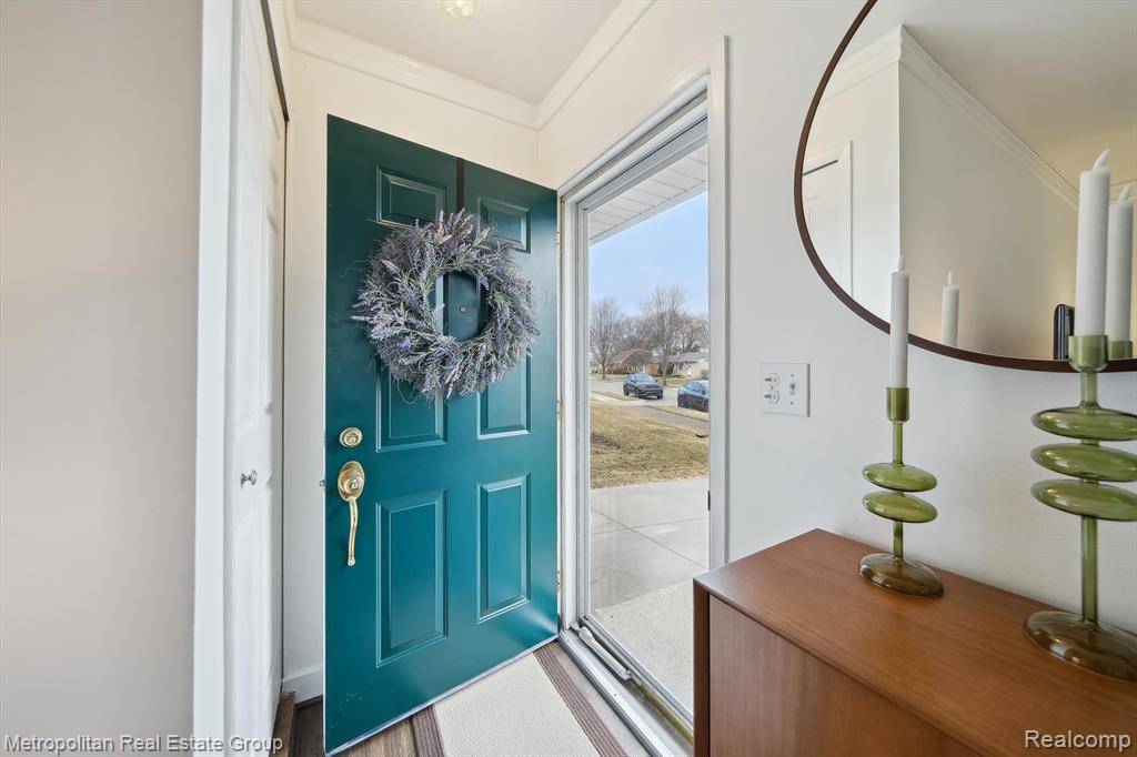 Saint Clair Shores, MI 48080,20524 Pleasant Street