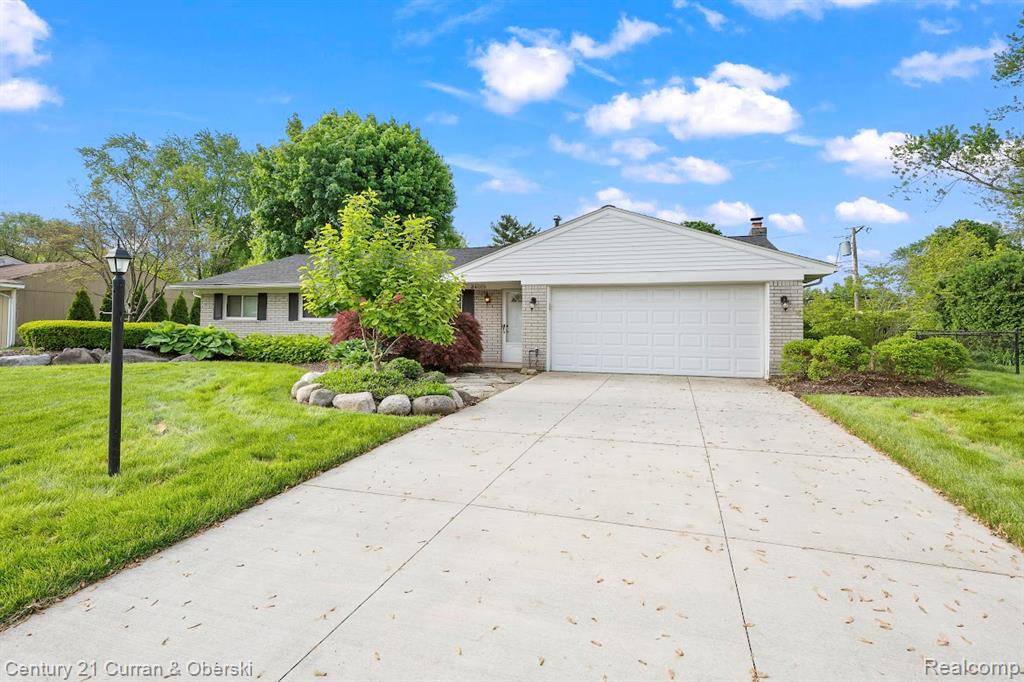 Novi, MI,24018 Glen Ridge Court