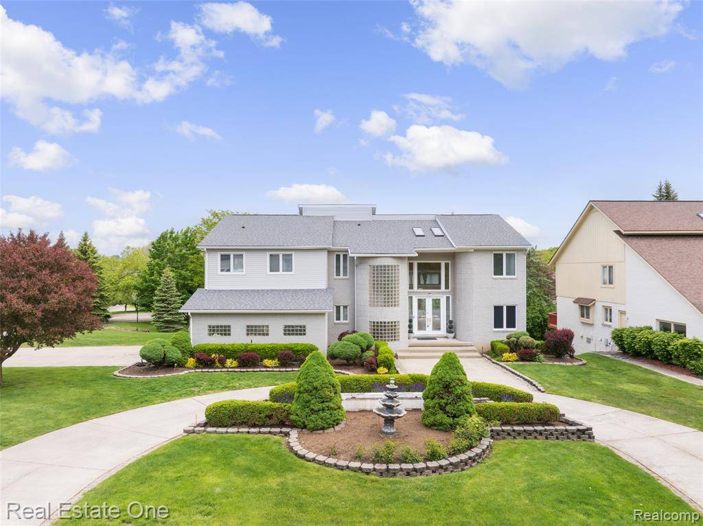 West Bloomfield, MI 48323,4149 Marlwood Drive