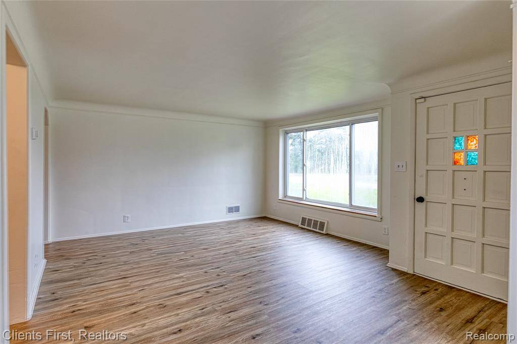 Westland, MI,35207 Webster Street