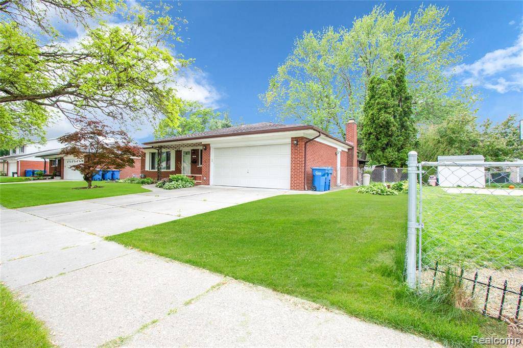 Macomb, MI 48093,31835 Wellston Drive