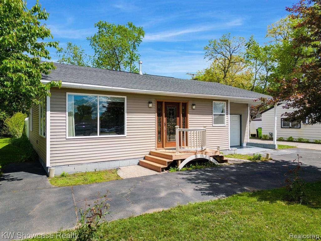West Bloomfield, MI 48323,7969 Richardson Road
