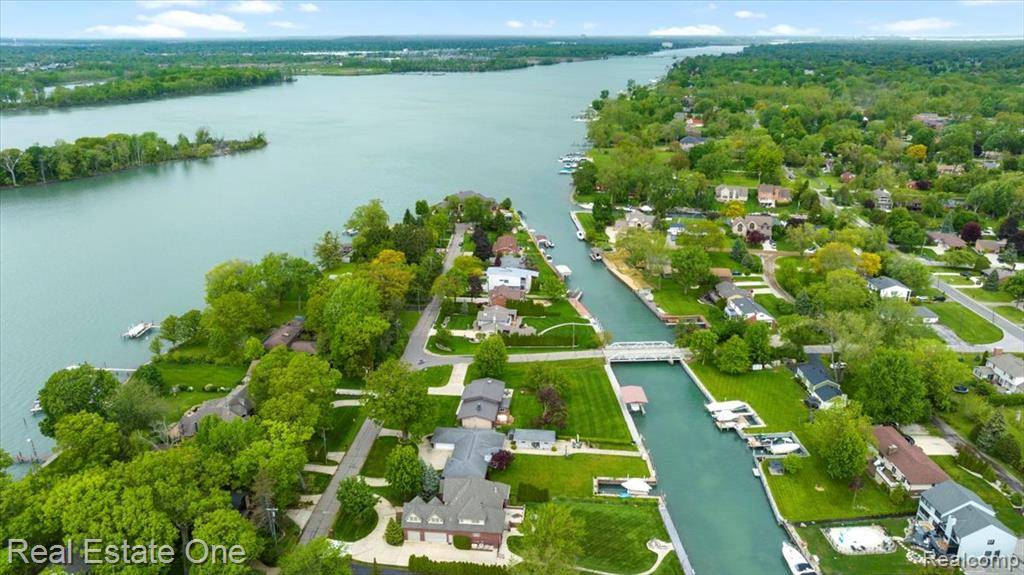 Grosse Ile, MI 48138,28395 Swan Island Drive