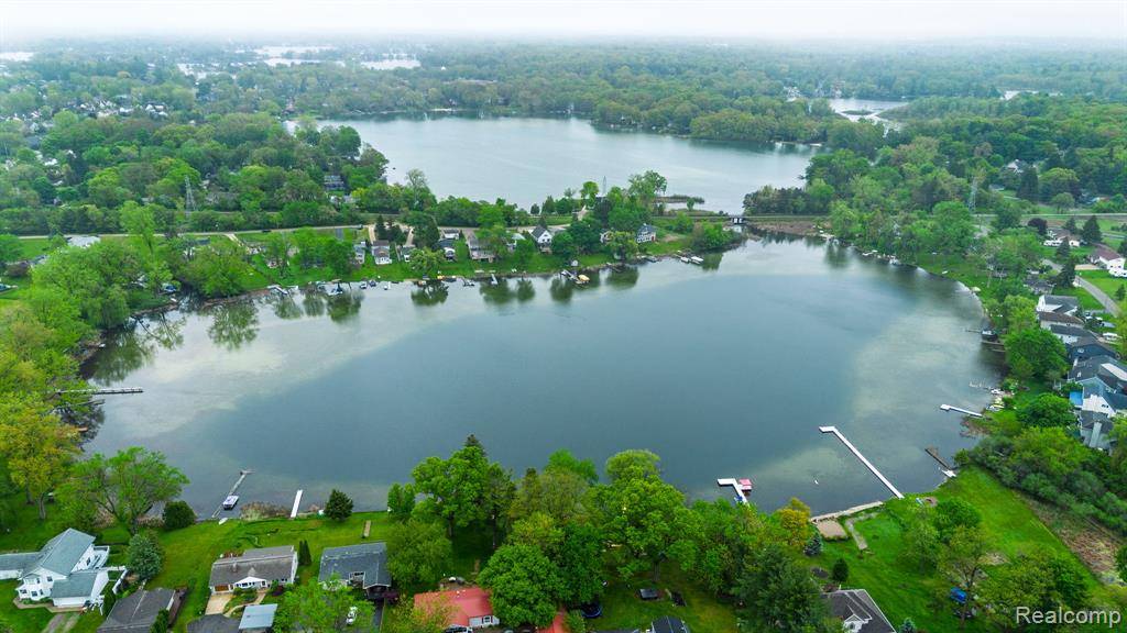 Lake Orion, MI 48362,656 Lawson Drive
