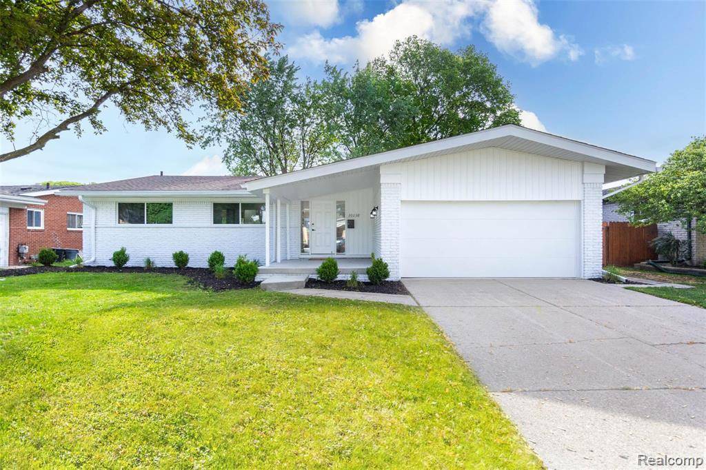 Warren, MI 48093,30238 Freda Drive