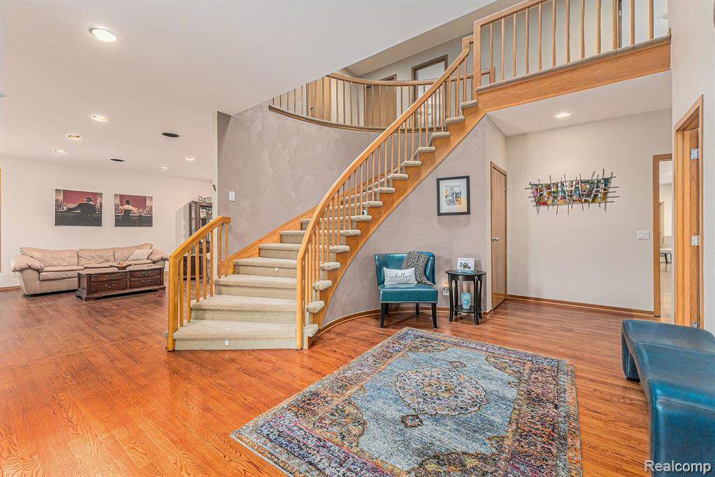 Bloomfield Hills, MI 48302,3870 Glen Falls Drive